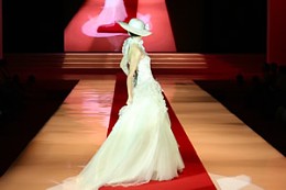 中國(guó)上海婚博會(huì)現(xiàn)場(chǎng)國(guó)際婚紗禮服時(shí)尚發(fā)布會(huì) 中國(guó)上海婚博會(huì)現(xiàn)場(chǎng)國(guó)際婚紗禮服時(shí)尚發(fā)布會(huì)